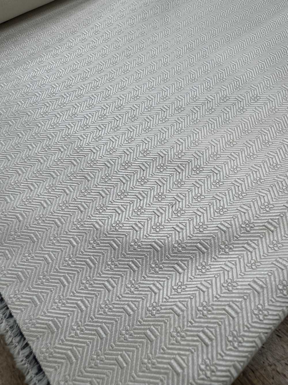 AI-16 Motif Tissé En Jacquard De Soie Argenté [sortie][Textile] Yamamoto(EXCY)