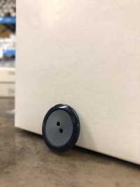 RC25 [outlet] Boutons En Polyester à 2 Trous Pour Manteaux Sous-photo