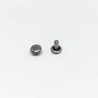 両面極小カシメ Double face, capuchon extra-petit et tige fermée, double tige