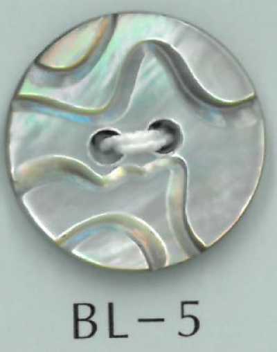 BL-5 Bouton en nacre gravé courbé à 2 trous