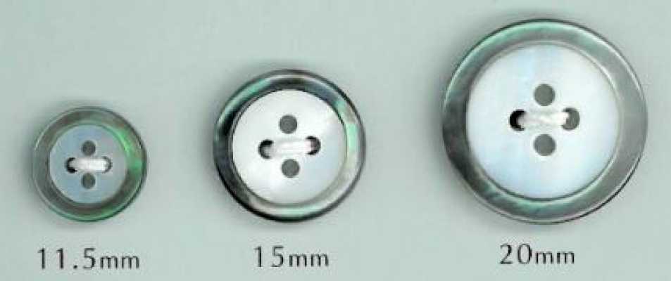 WB17 Bouton en coquillage Black Lip à 4 trous, 17 mm
