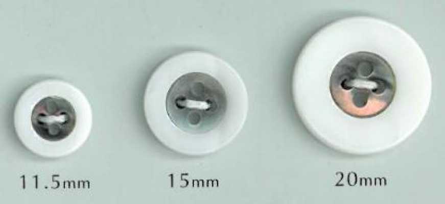 WB138 Bouton en coquillage d’eau douce à 4 trous avec rebord