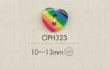 OPH323 DAIYA BUTTONS Bouton en polyester en forme de cœur (arc-en-ciel)