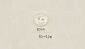 839A DAIYA BUTTONS Bouton en polyester aspect nacre à deux trous (motif floral)