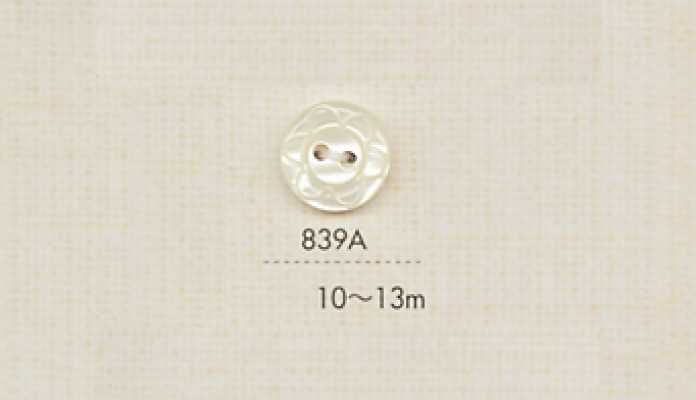 839A DAIYA BUTTONS Bouton en polyester aspect nacre à deux trous (motif floral)