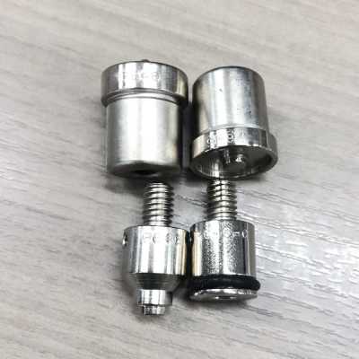 P646 4SETコマ P646 Lot de 4 boutons-pression (parties supérieures et parties inférieures)
