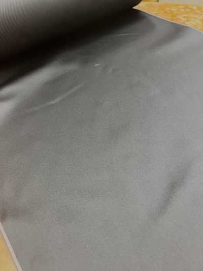 100 Tissu haiken en satin sergé double face en soie véritable, fabriqué au Japon, bleu marine foncé