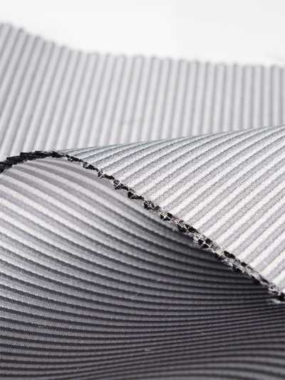 P-3005 Tissu habillé rayé argenté Yamanashi Fujiyoshida Silver