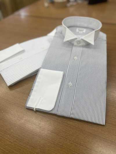 クレリックシャツ Chemise habillée à col cassé rayée clergyman