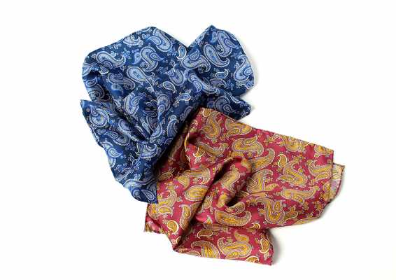 PCF-1 Pochette en soie imprimée italienne motif paisley bleu marine / rouge vin