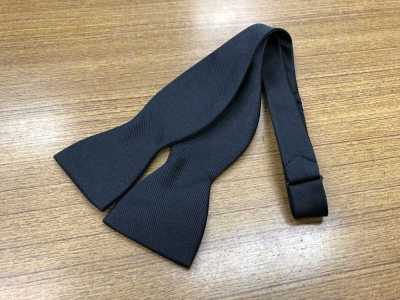 VMT-04 Nœud papillon noué à la main en tissu VANNERS, sergé noir