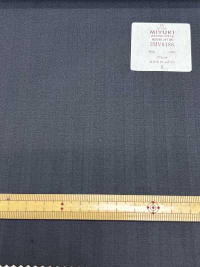3MV0186 MIYUKI Collection standard ETERNALS (Eternals) MERINO OPTIMO Laine 100% Chevron bleu marine