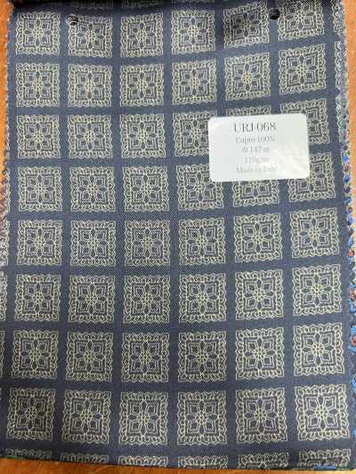 URJ-068 Doublure imprimée 100 % Cupro fabriquée en Italie, fond bleu marine, motif beige