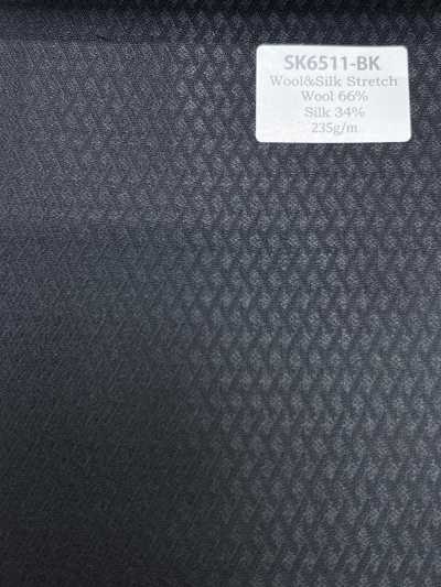 SK6511-BK Laine et soie stretch fabriquées au Japon, motif losanges noirs