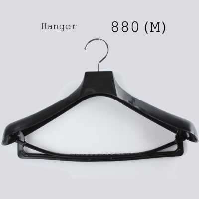 880(M) Cintres pour costumes, vestes et manteaux