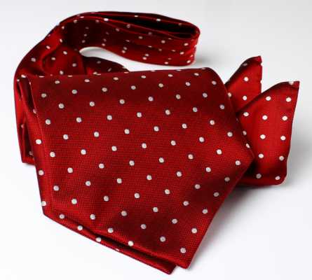 AS-600 Cravate ascot en soie fabriquée au Japon, motif à pois rouges