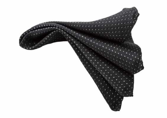 CF-118 Foulard en soie fabriqué au Japon, motif à pois, noir