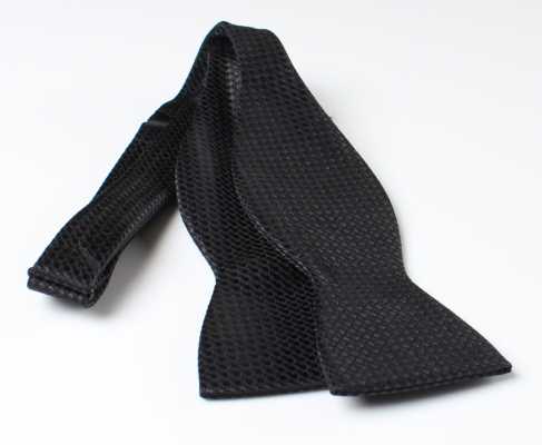 MT-986 Nœud papillon en soie noué à la main, fabrication japonaise, motif Kanoko, noir