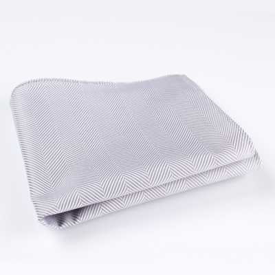 RCF-8007-24 Pochette de costume à motif chevrons gris, en tissu Ringhart fabriqué en Angleterre