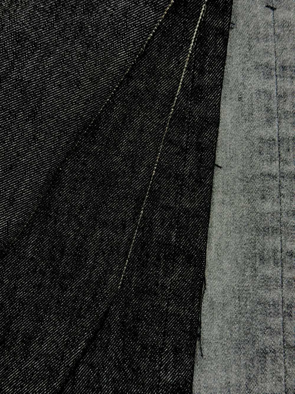 Ce « denim stretch monstrueux » allie le look classique du denim à une incroyable élasticité.